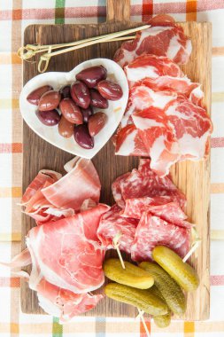 Jambon ve salam seçimi