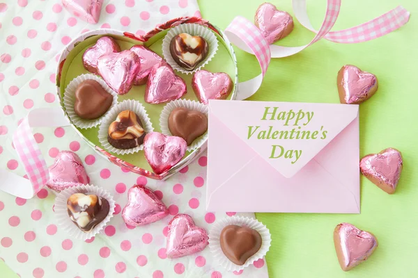 Kleurrijke chocolade harten — Stockfoto