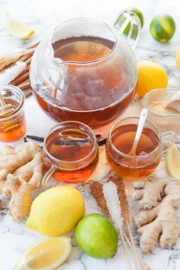 Taze demlendi zencefil çayı