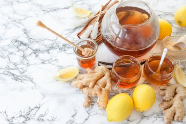 Taze demlendi zencefil çayı