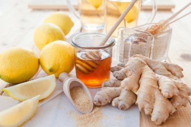 Zencefil, limon ve bal