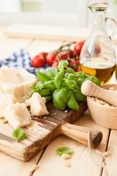 Taze pesto için malzemeler