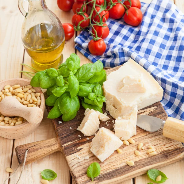 Taze pesto için malzemeler