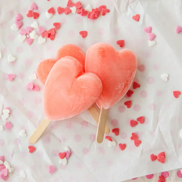 Helado en forma de corazón —  Fotos de Stock