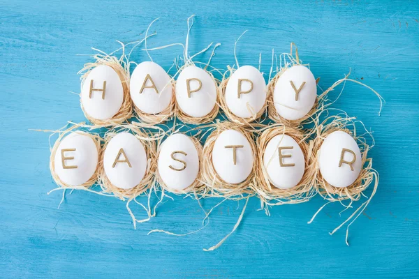 Jaja kurze z pozdrowieniami Wielkanoc — Zdjęcie stockowe