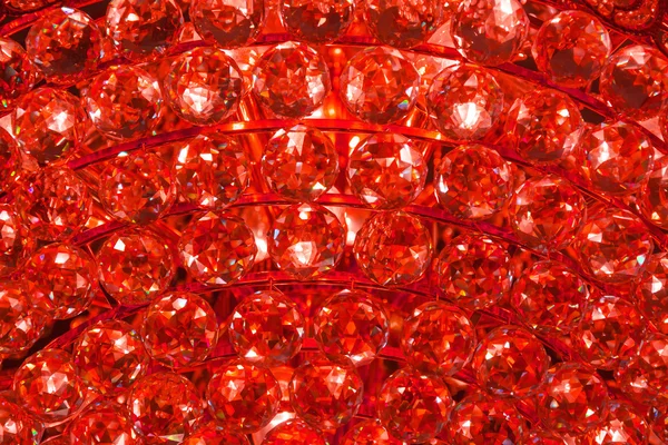 Zbliżenie tło wzór rubinowy kryształ z żyrandola — Zdjęcie stockowe