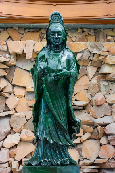 Největší světové Nefritový Buddha v wat Dhammamongkol, Thajsko — Stock fotografie