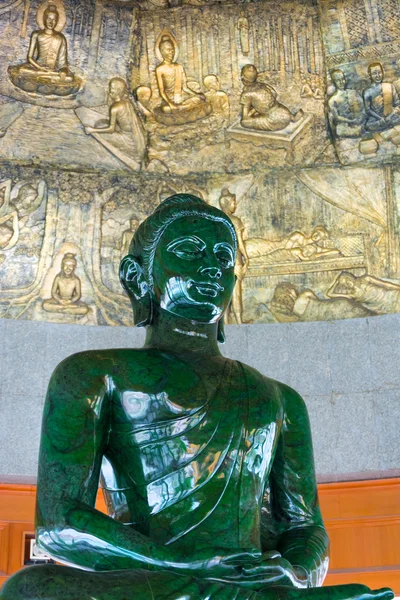 Buda de jade más grande del mundo en wat Dhammamongkol, Tailandia —  Fotos de Stock