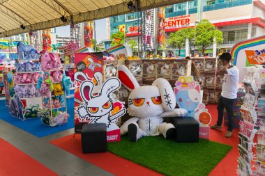 Bangkok, Tayland - 31 Mart: Kanlı Bunny booth ve Bangkok 31 Mart 2013 tarihinde 3 Tay-Japonya anime Festivali Tay bebek bölümünde. Kanlı Bunny 2spot iletişim ünlü Tay karakter tasarımdan kaynaklanmaktadır.