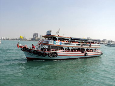                  Tayland 'da Pattaya' da bir turist teknesi.               