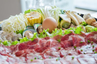 Shabu çanak üzerinde ayarla