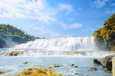 Çin'in güneyinde guiyang içinde güzel şelale