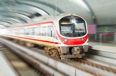 demiryoluna tren
