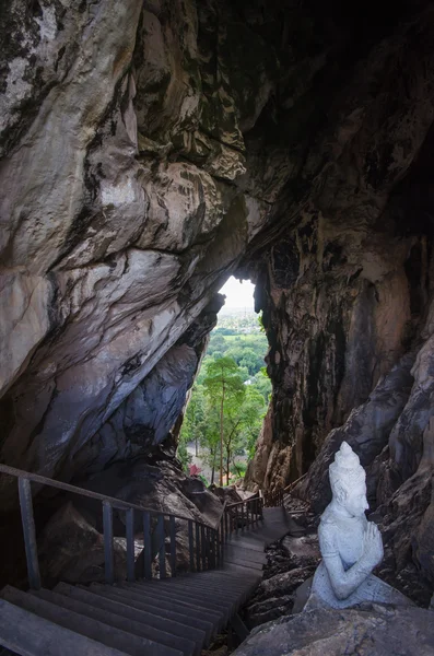 Wat Tum Khao Чакан — стокове фото