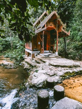 Tayland 'ın Chiang Mai eyaletindeki Mae Kampong dağ köyü.