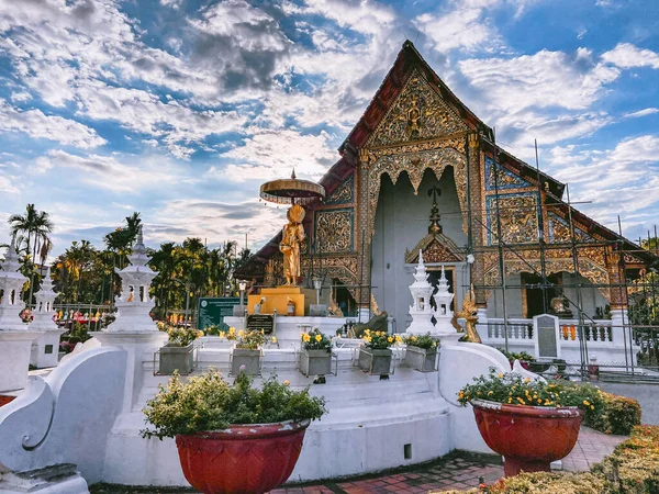 Wat Chedi Luang pendant Loy Khratong à Chiang Mai, Thaïlande — Photo