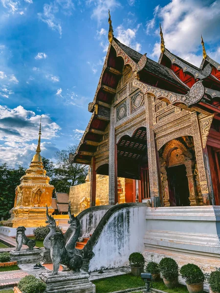 Wat Phra Singh Woramahawihan Guldtempel i Chiang Mai, Thailand — Stockfoto