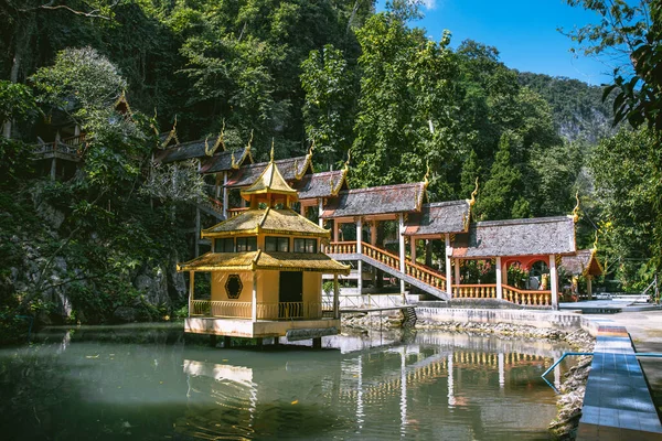 Wat Tham Chiang Dao ναός, σπηλιά στην επαρχία Chiang Mai, Ταϊλάνδη — Φωτογραφία Αρχείου