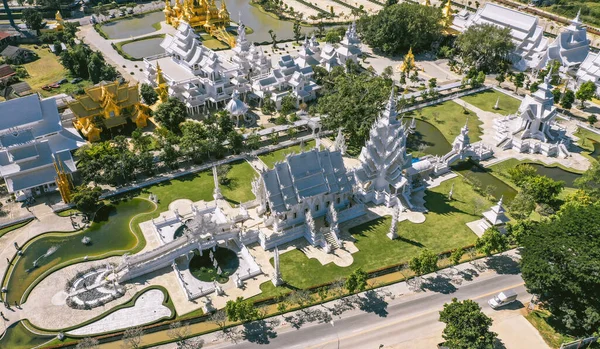 Wat Rong Khun, o Templo Branco em Chiang Rai, província de Chiang Mai, Tailândia — Fotografia de Stock