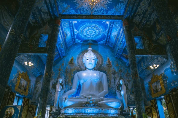 Wat Rong Suea Ten, el Templo Azul en Chiang Rai, provincia de Chiang Mai, Tailandia —  Fotos de Stock