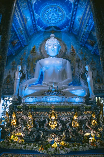 Wat Rong Suea Ten, el Templo Azul en Chiang Rai, provincia de Chiang Mai, Tailandia —  Fotos de Stock