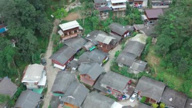 Tayland 'ın Chiang Mai eyaletindeki Mae Kampong dağ köyü.