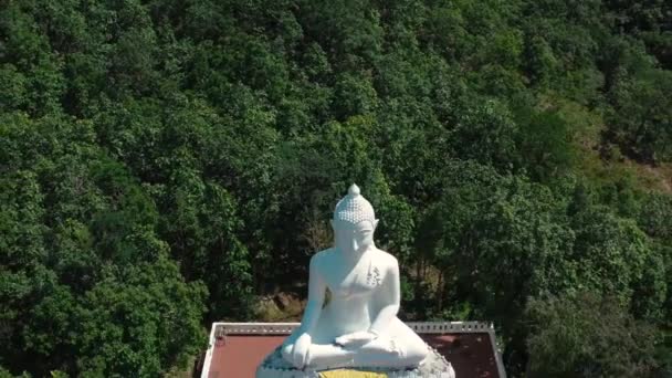 Big White Buddha, Wat Phra That Mae Yen in Pai, Mae Hong Son, Chiang Mai, Ταϊλάνδη — Αρχείο Βίντεο