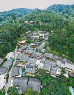 Tayland 'ın Chiang Mai eyaletindeki Mae Kampong dağ köyü.