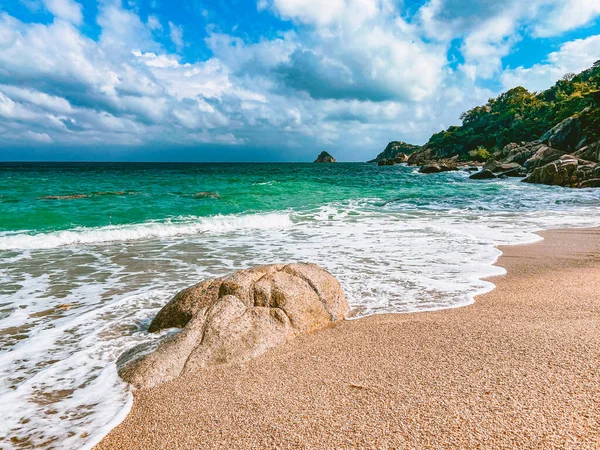 Koh Tao 'daki sahil manzarası, Samui bölgesi, Tayland, Güneydoğu Asya