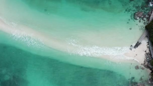 Vista aérea de Koh Nang Yuan, en Koh Tao, provincia de Samui, Tailandia, sudeste asiático — Vídeo de stock