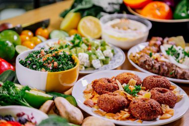 Sağlıklı gıda temiz yeme seçimi: meyve, sebze, tohum, süper yiyecek, yaprak sebze ve Akdeniz yemekleri. Detoks ve temiz diyet. Yüksek vitamin, mineral ve antioksidan içeren yiyecekler..