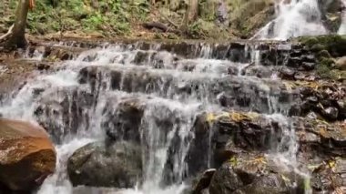 Mae kampong Şelalesi, Chiang Mai Bölgesi, Tayland
