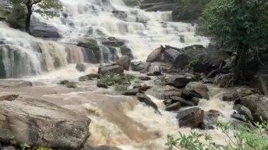 Mae Ya Şelalesi Doi Inthanon Milli Parkı, Chiang Mai, Tayland