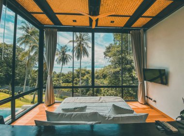 Krabi ve Phuket Tayland arasındaki Andaman Denizi 'ndeki Koh Yao Yai' deki rüya villa manzarası.