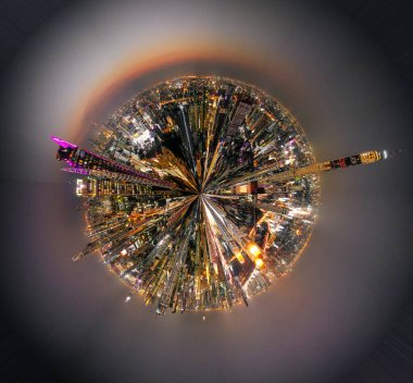 Siam ve Rachathewi geceleri Bangkok Tayland 'da görülür.