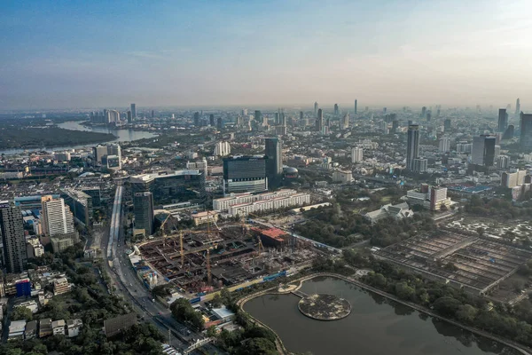 Flygfoto över Bangkok Asoke, Khlong Toey under covid lockdown, Thailand — Stockfoto