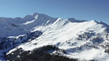 Fransa 'daki Fransız Alplerinde La Plagne hava manzarası
