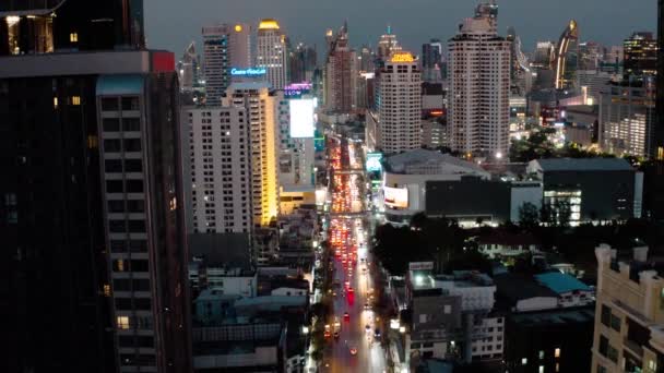 Sziám és Rachathewi kerületek légi felvétel, tetőtéri bár, Bangkokban, Thaiföldön — Stock videók