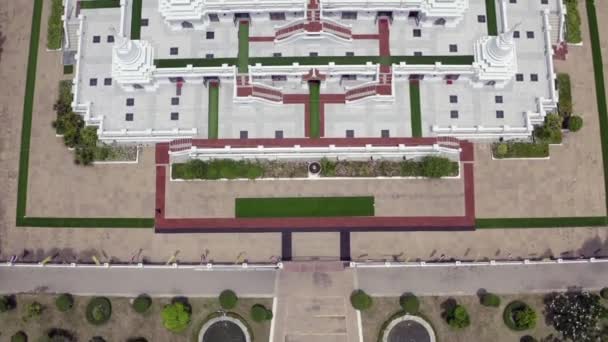 Veduta aerea di Wat Asokaram, tempio nel sud di Bangkok, Thailandia — Video Stock