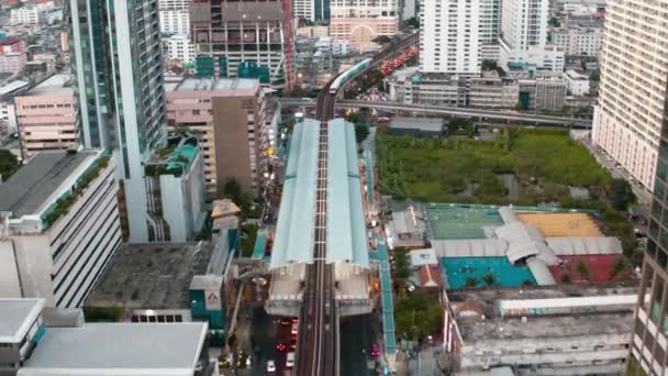 Widoki z lotu ptaka, bar na dachu, w Bangkoku, Tajlandia — Wideo stockowe