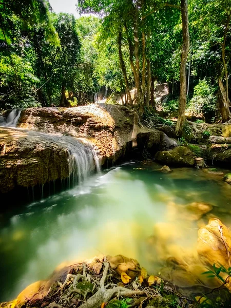 Pha Tad Cascade à Kanchanaburi, Thaïlande — Photo