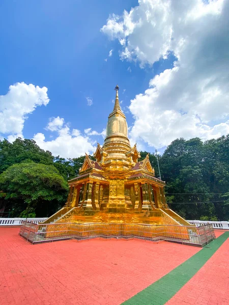 Templo de Kanchanaburi en Tailandia —  Fotos de Stock