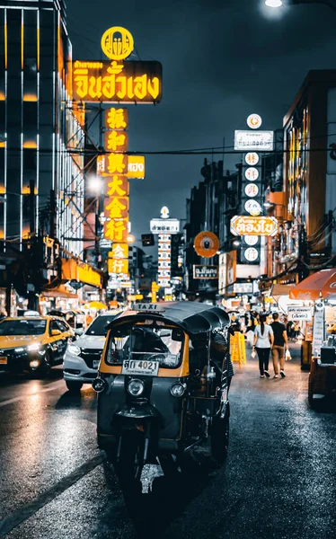 Bangkok, Tayland 'da gece vakti Çin Mahallesi sokakları — Stok fotoğraf