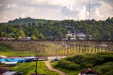 Mon Köprüsü, Sangkhlaburi 'de eski ahşap köprü, Kanchanaburi, Tayland
