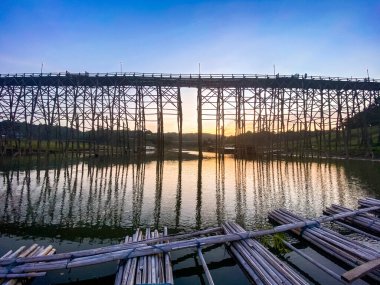Mon Köprüsü, Sangkhlaburi 'de eski ahşap köprü, Kanchanaburi, Tayland