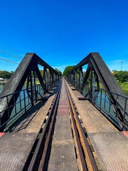 タイ・カンチャナブリ県の河川敷橋 — ストック写真