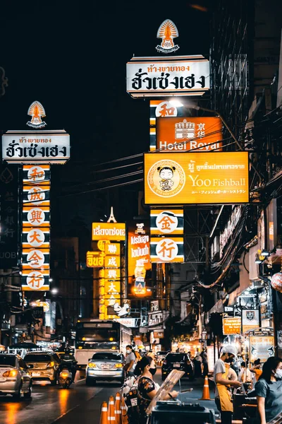 Chinatown calles por la noche durante covid en Bangkok, Tailandia —  Fotos de Stock