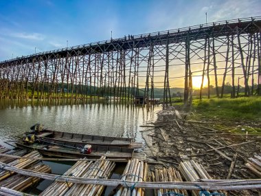 Mon Köprüsü, Sangkhlaburi 'de eski ahşap köprü, Kanchanaburi, Tayland