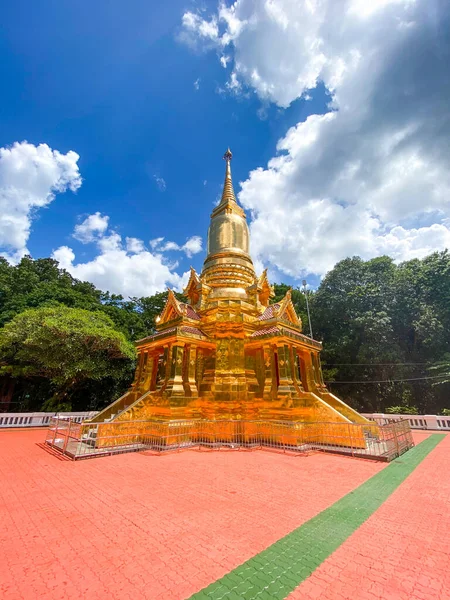 Templo de Kanchanaburi en Tailandia —  Fotos de Stock