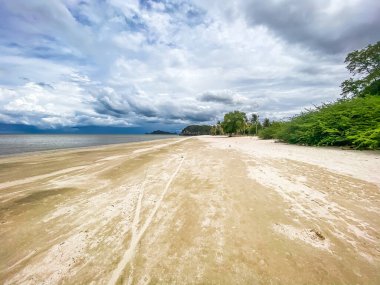 Sam Phraya plajı, Prachuap Khiri Khan, Tayland 'daki Sam Roi Yot Ulusal Parkı.